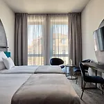 Отель Liberte 33 Познань