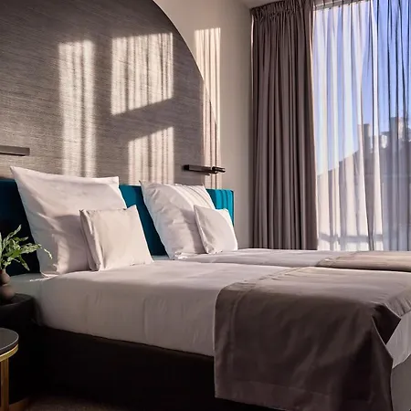 Отель Liberte 33 Познань