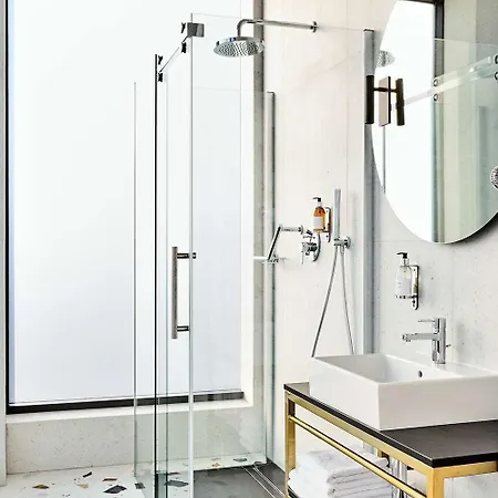 Liberte 33 Bw Premier Collection Hotel