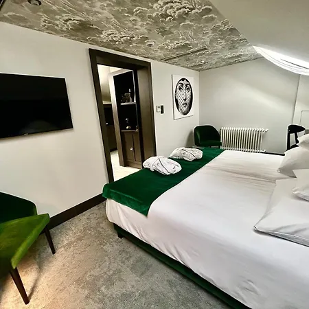 Liberte 33 Hotell 4*